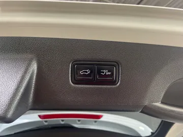 2024 Kia Carnival - image 21