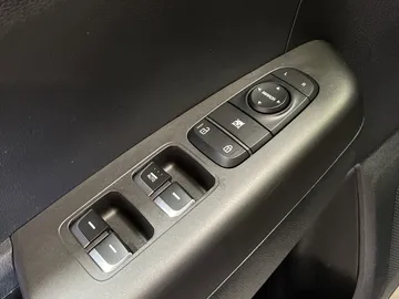 2018 Kia Sportage - image 18