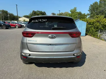 2021 Kia Sportage - image 4