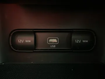 2021 Kia Sportage - image 22