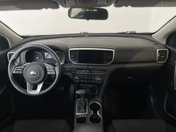 2021 Kia Sportage - image 4