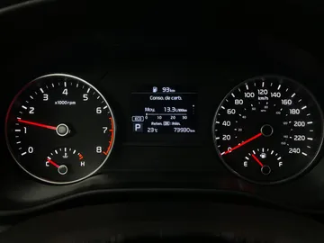 2021 Kia Sportage - image 16
