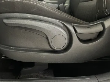 2021 Kia Sportage - image 19