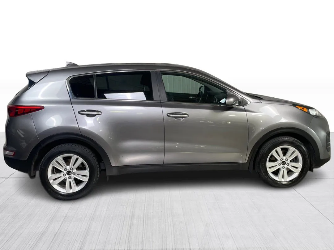 2017 Kia Sportage — photo 2