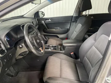 2017 Kia Sportage - image 3