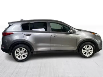 2017 Kia Sportage - image 2