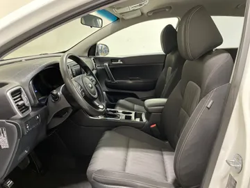 2017 Kia Sportage - image 3