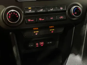 2018 Kia Sportage - image 18