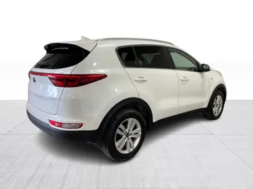 2018 Kia Sportage - image 9