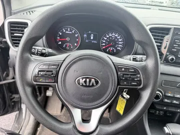 2019 Kia Sportage - image 10
