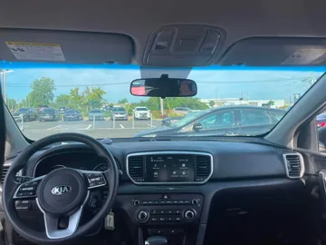 2022 Kia Sportage - image 9