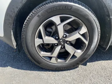 2020 Kia Sportage - image 7