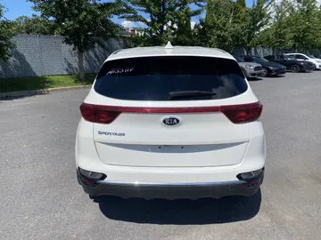 2020 Kia Sportage - image 6