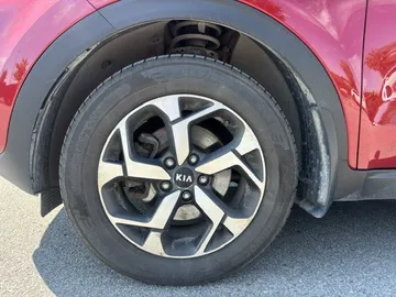 2021 Kia Sportage - image 7