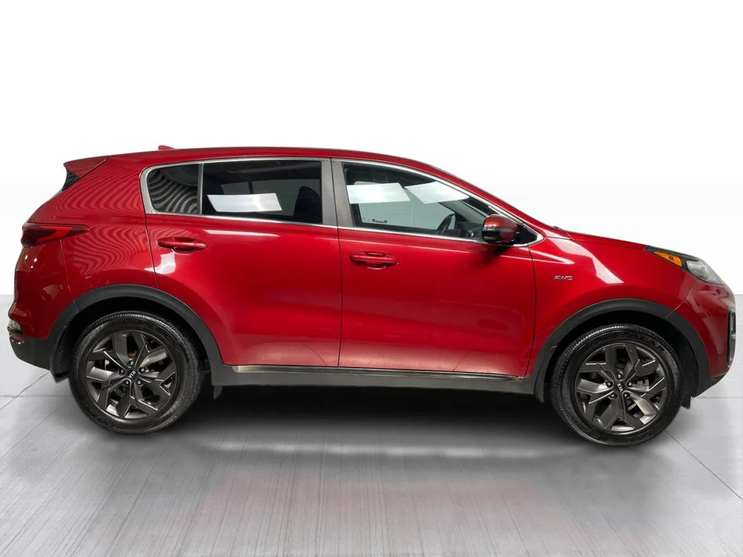 2021 Kia Sportage — photo 2