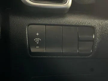 2022 Kia Sportage - image 24