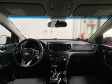 2022 Kia Sportage - image 4