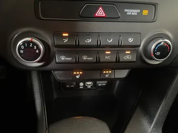 2017 Kia Sportage - image 19