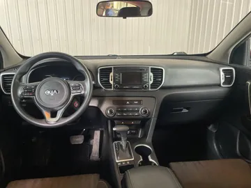 2017 Kia Sportage - image 4
