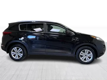 2018 Kia Sportage - image 2