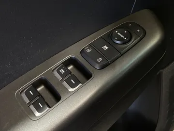 2018 Kia Sportage - image 18