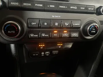 2017 Kia Sportage - image 21