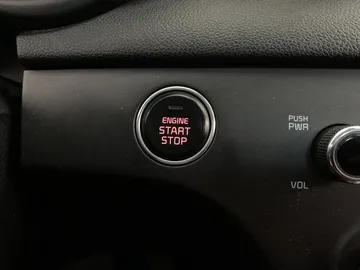 2021 Kia Sportage - image 24