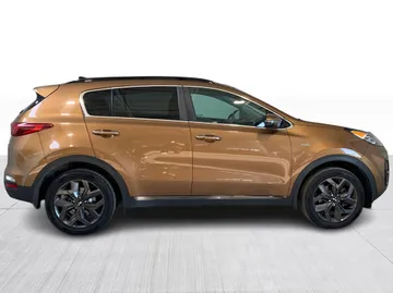 2021 Kia Sportage - image 2