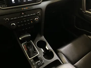 2021 Kia Sportage - image 23