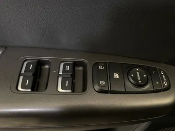2021 Kia Sportage - image 19
