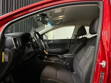 2017 Kia Sportage - image 10