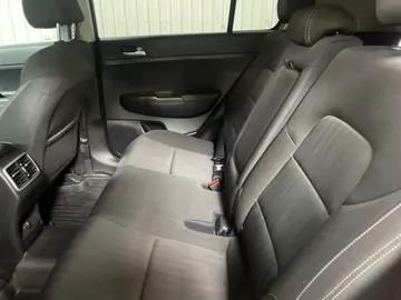 2021 Kia Sportage - image 16