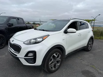 2020 Kia Sportage - image 3