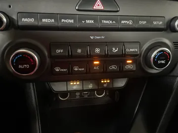 2018 Kia Sportage - image 25