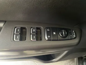 2018 Kia Sportage - image 27