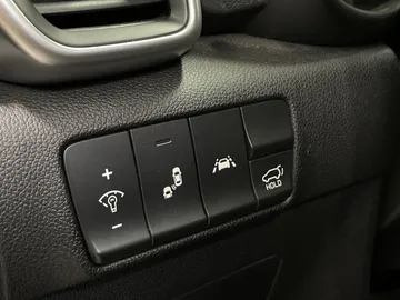 2022 Kia Sportage - image 28