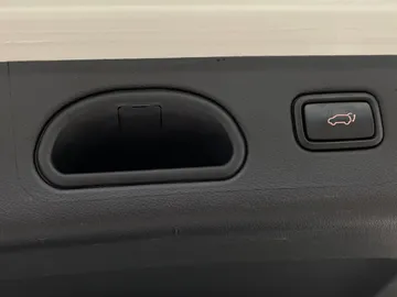 2022 Kia Sportage - image 29