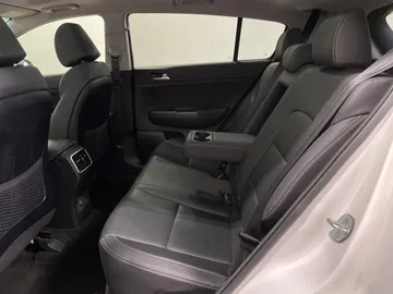 2022 Kia Sportage - image 16