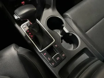 2022 Kia Sportage - image 27