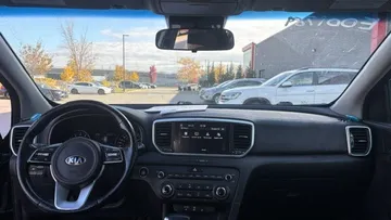 2020 Kia Sportage - image 9