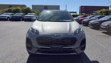 2020 Kia Sportage - image 2