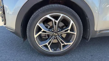 2020 Kia Sportage - image 7