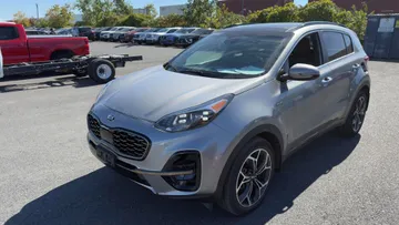 2020 Kia Sportage - image 3
