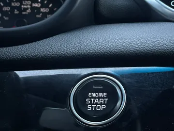 2021 Kia Sportage - image 25