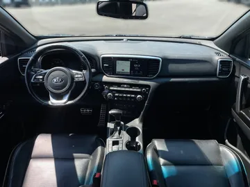 2021 Kia Sportage - image 4