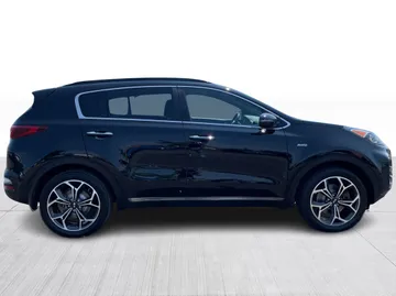 2021 Kia Sportage - image 2