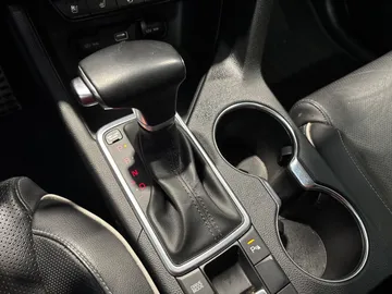 2022 Kia Sportage - image 29