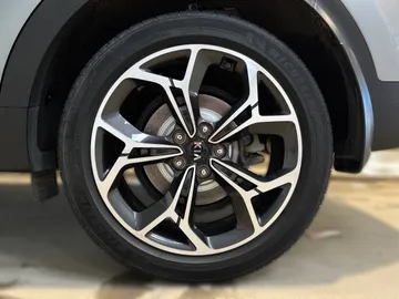 2022 Kia Sportage - image 7