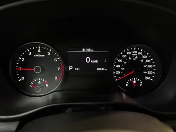 2022 Kia Sportage - image 18