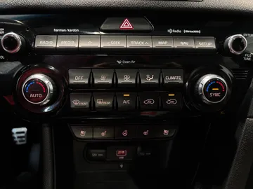 2022 Kia Sportage - image 26